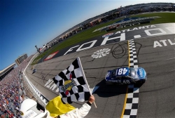 Jimmie Johnson Wins at Atlanta, Ties Dale Earnhardt