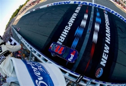 Hamlin Wins First Race of the Season in New Hampshire