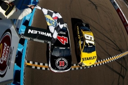Kevin Harvick Wins at Phoenix